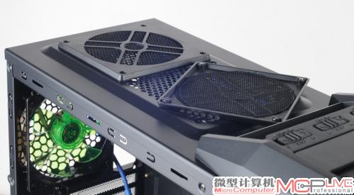 顶部通风窗同样也提供了可拆卸的磁性防尘网 顶部通风窗同样也提供了可拆卸的磁性防尘网